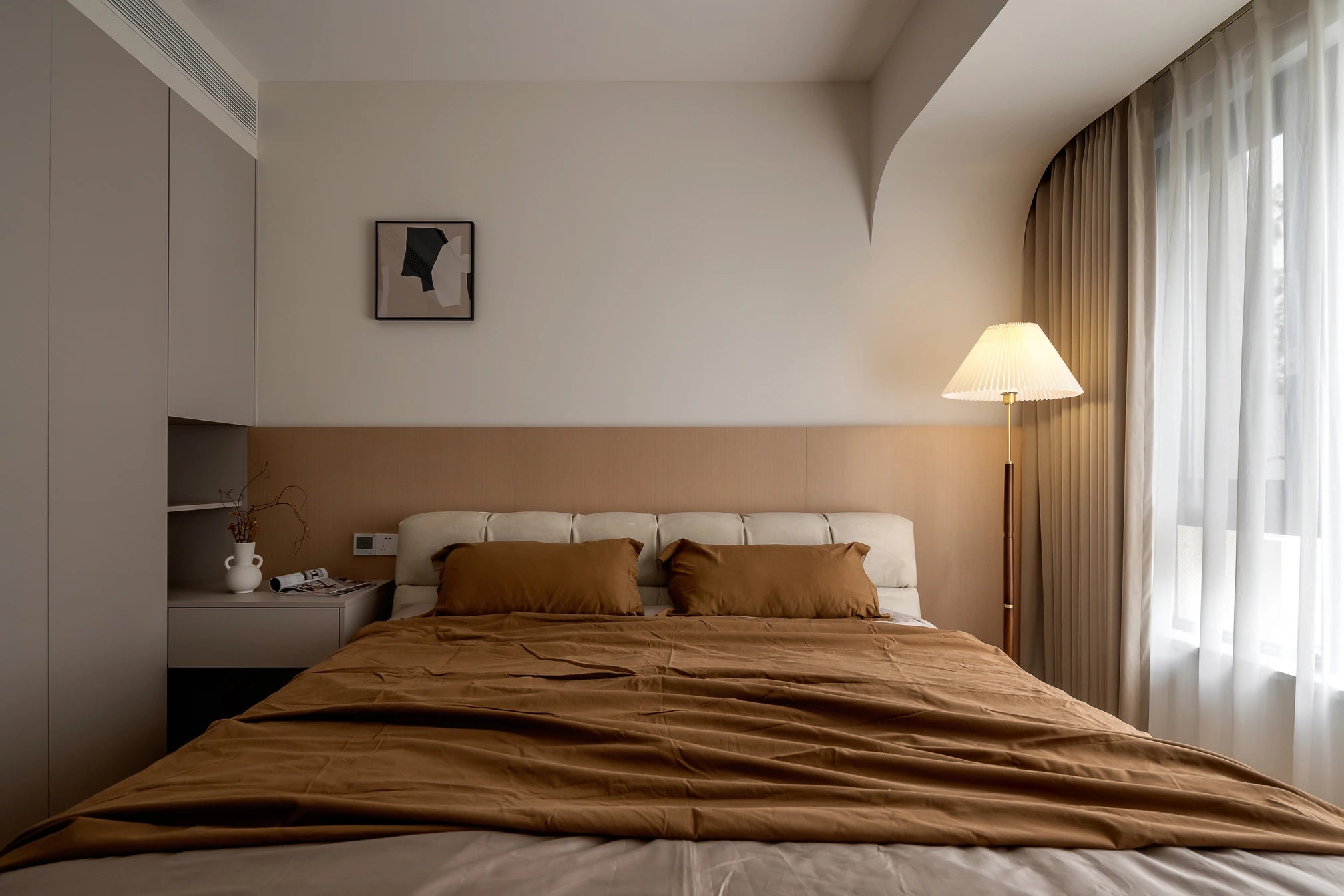 Modern Solid Wood Apartment Interior