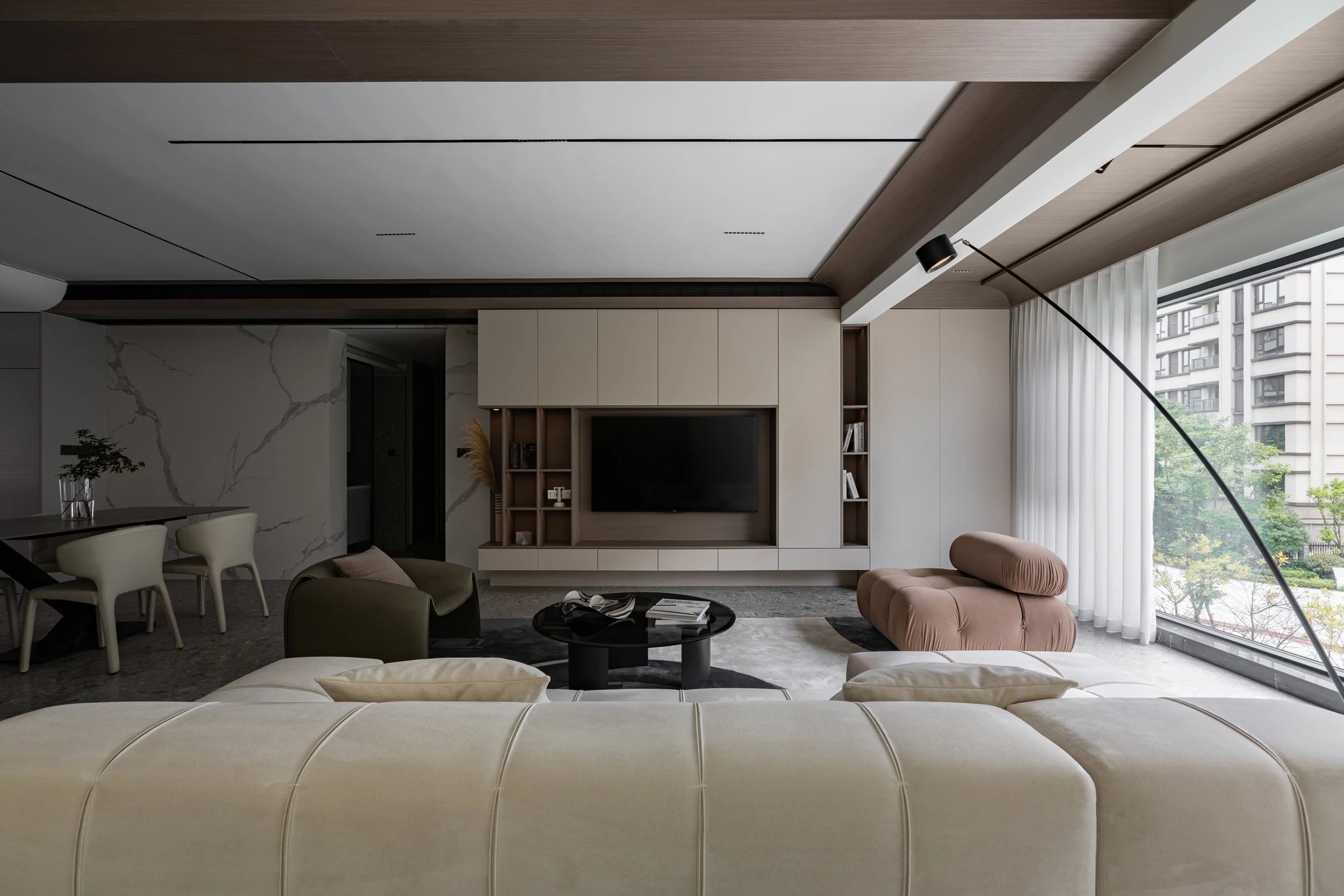 Modern Quiet Luxury Apartment Interior Design