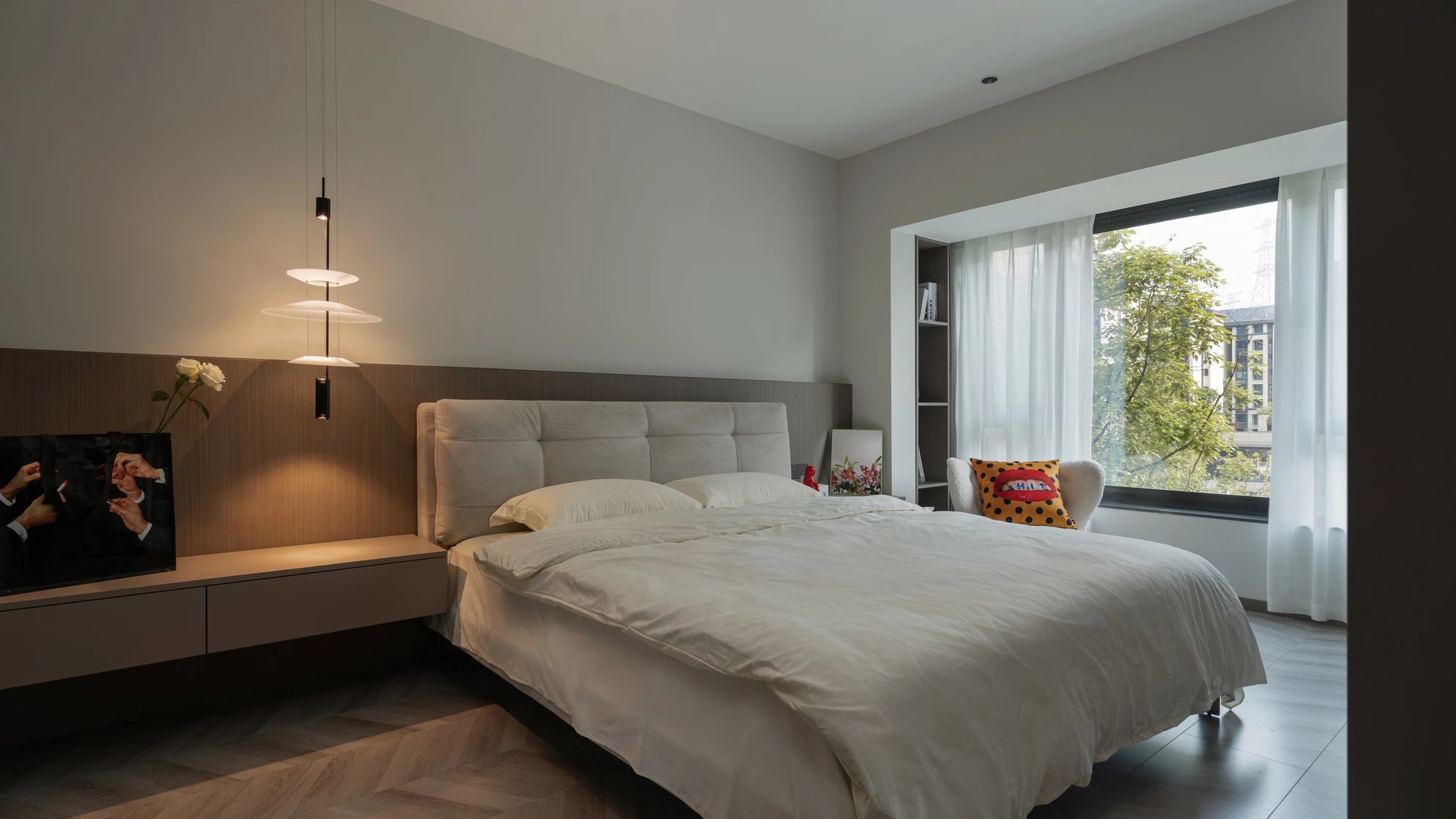 Modern Quiet Luxury Apartment Interior Design