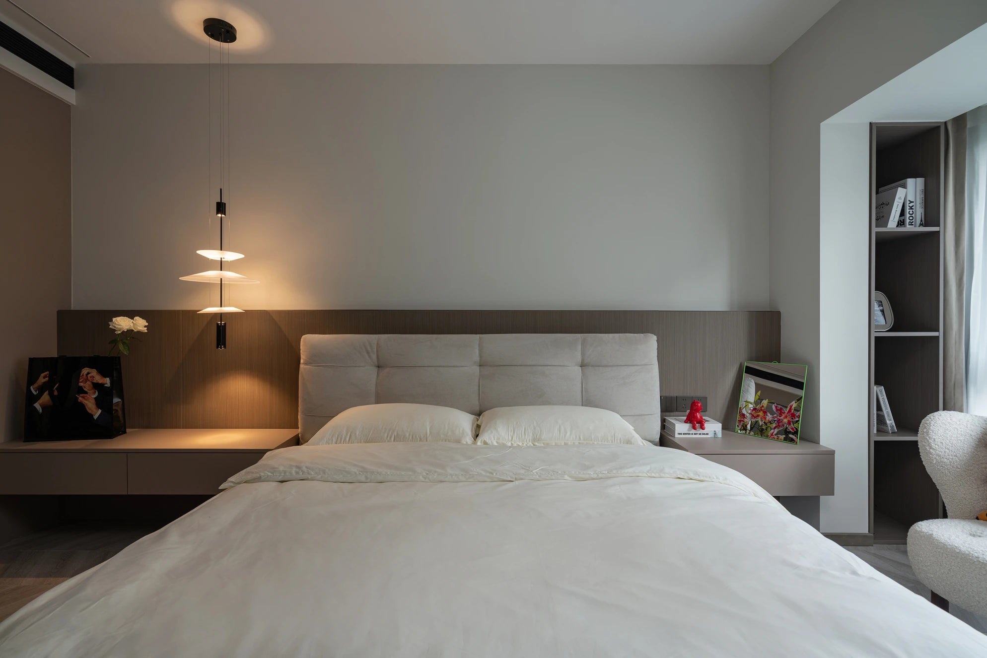 Modern Quiet Luxury Apartment Interior Design