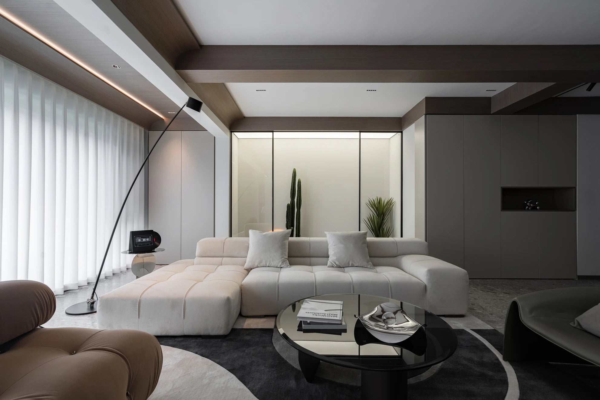 Modern Quiet Luxury Apartment Interior Design